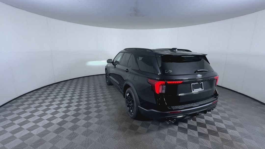 New 2027 Agate Black Metallic Ford ST image 7