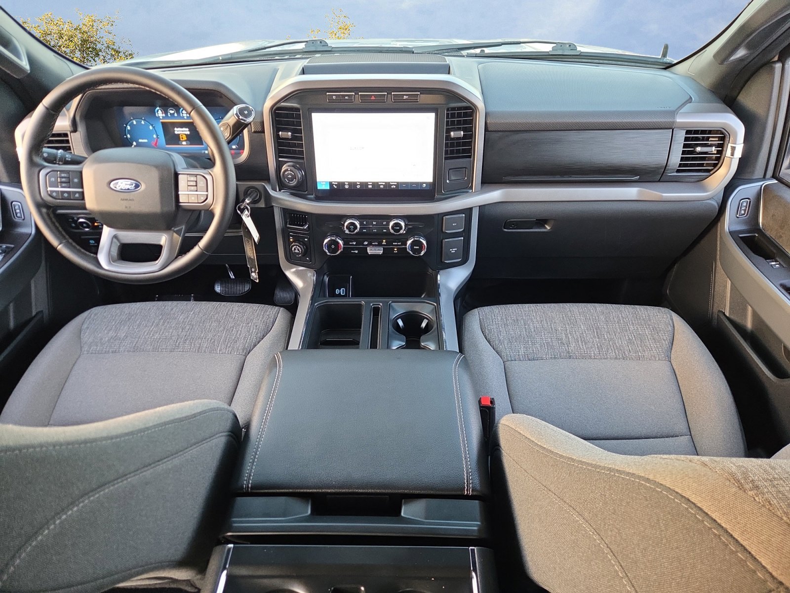 Certified Used 2024 Avalanche Ford XLT image 11