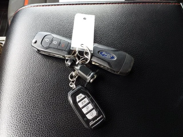 Used 2016 Gray Ford XLT image 29