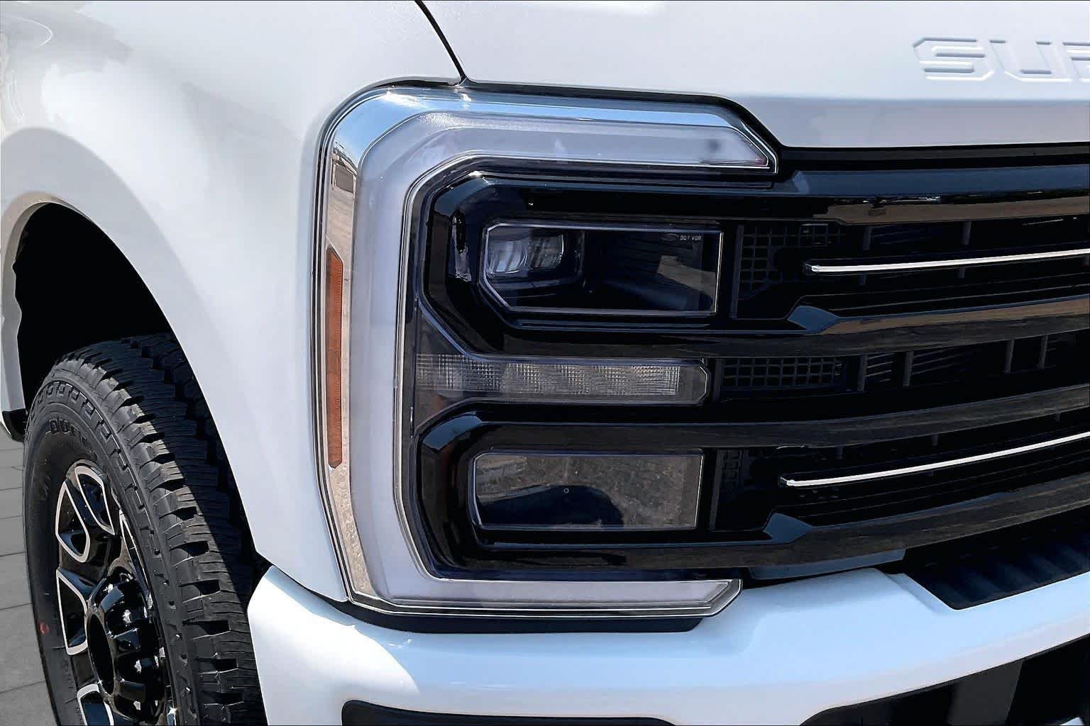 New 2026 Star White Metallic Tri-Coat Ford F-250® Platinum® image 13