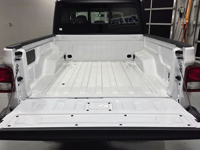 New 2026 Bright White Clear-Coat Exterior Paint Jeep Sport image 10