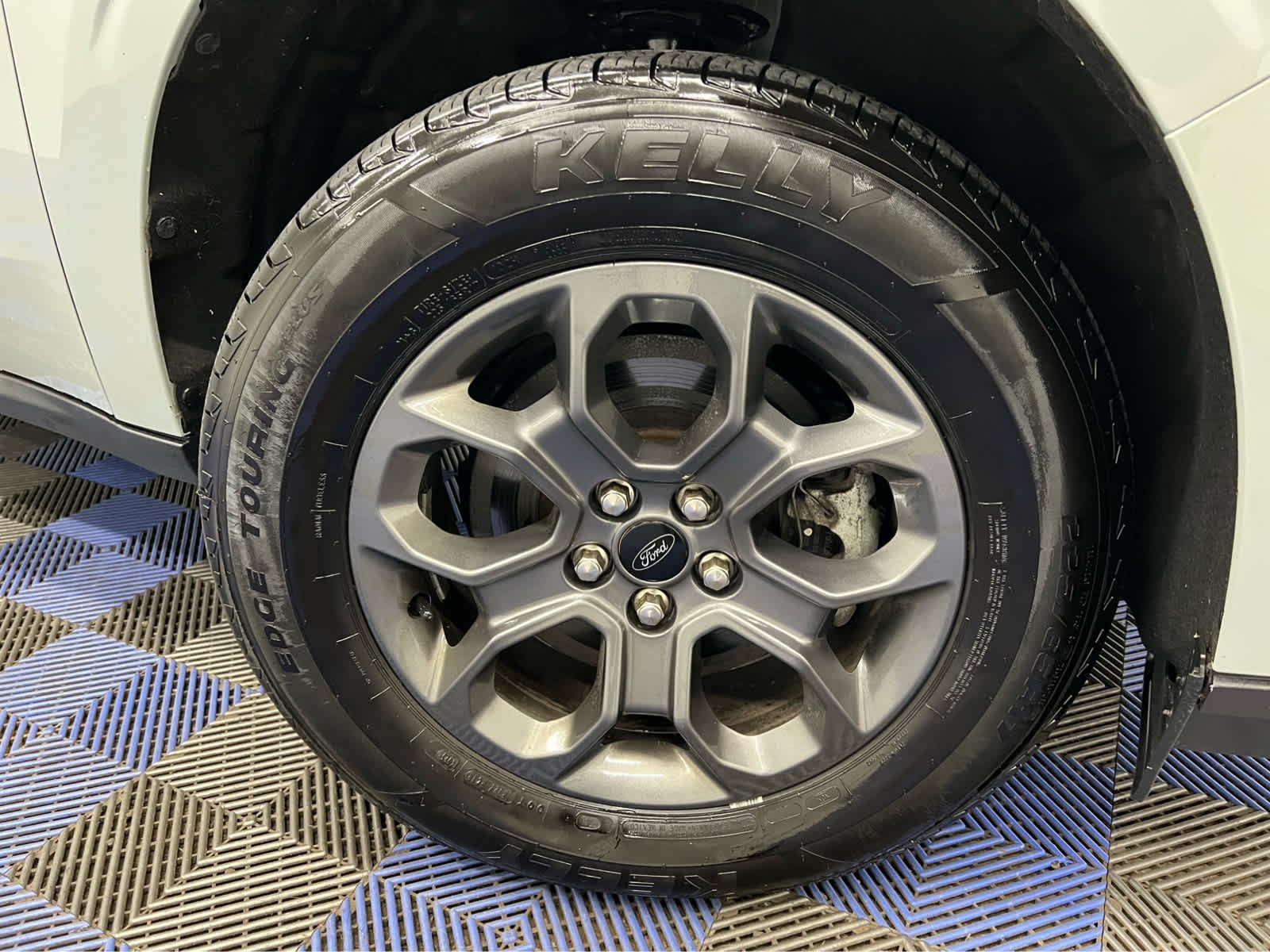 Used 2024 Cactus Gray Ford XLT image 4