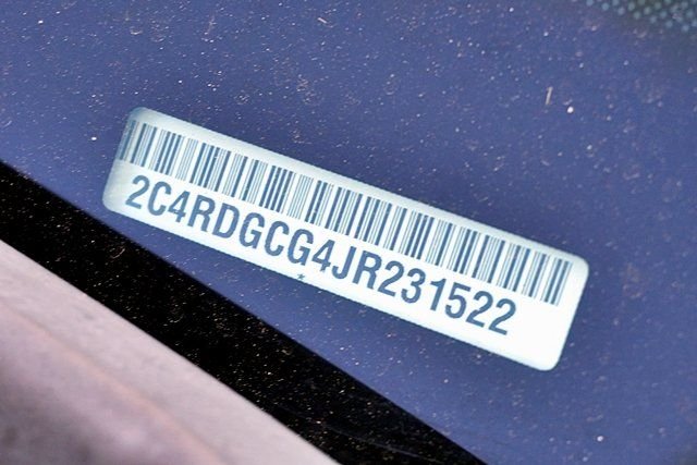 Used 2018 White Dodge SXT image 32