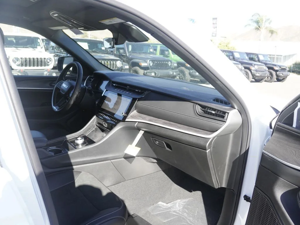 New 2026 Bright White Clearcoat Jeep Altitude image 23