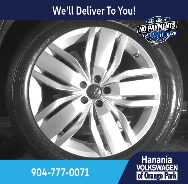 Used 2019 Red Volkswagen 3.6L V6 SE image 13