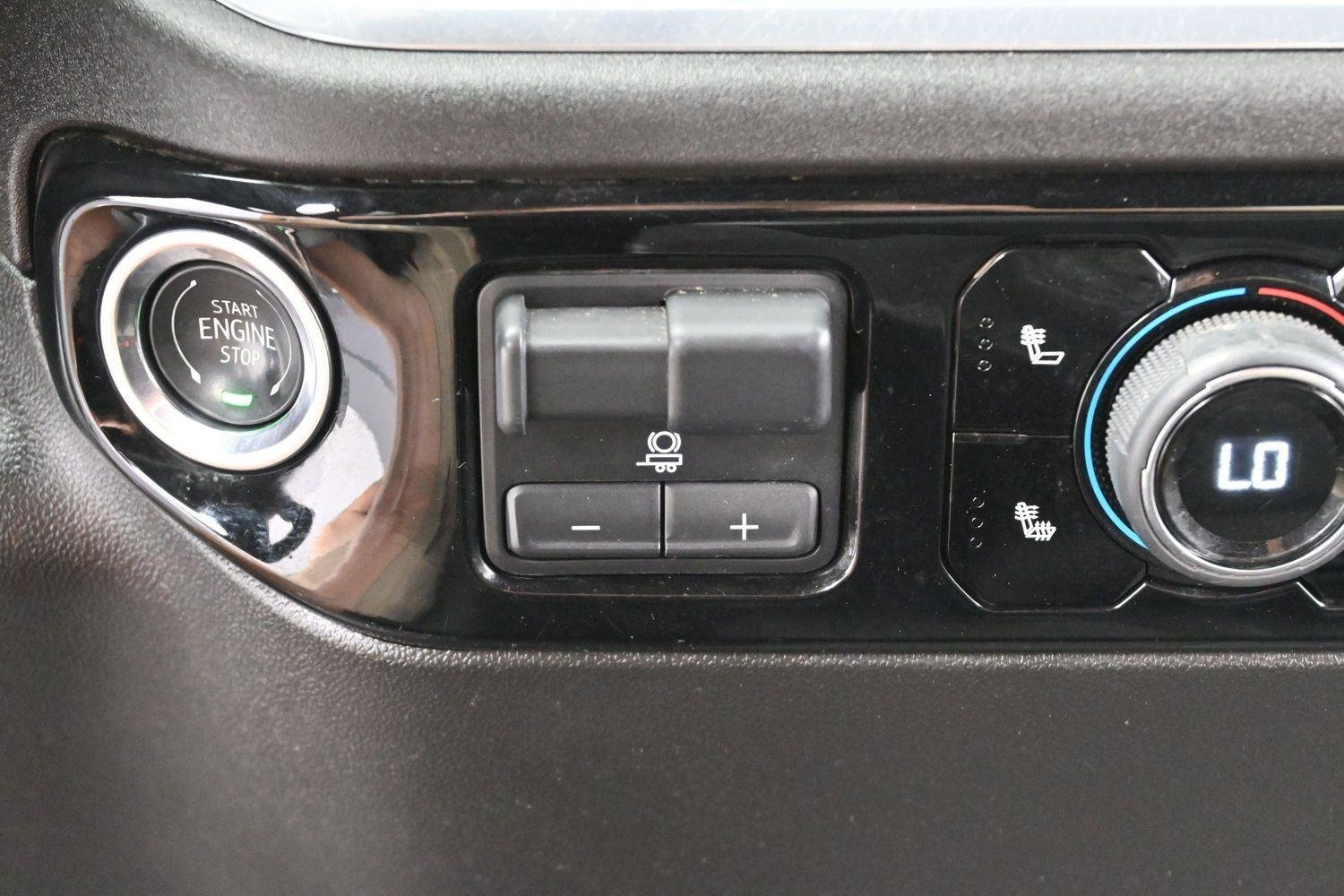 Used 2025 Summit White Chevrolet LT image 24