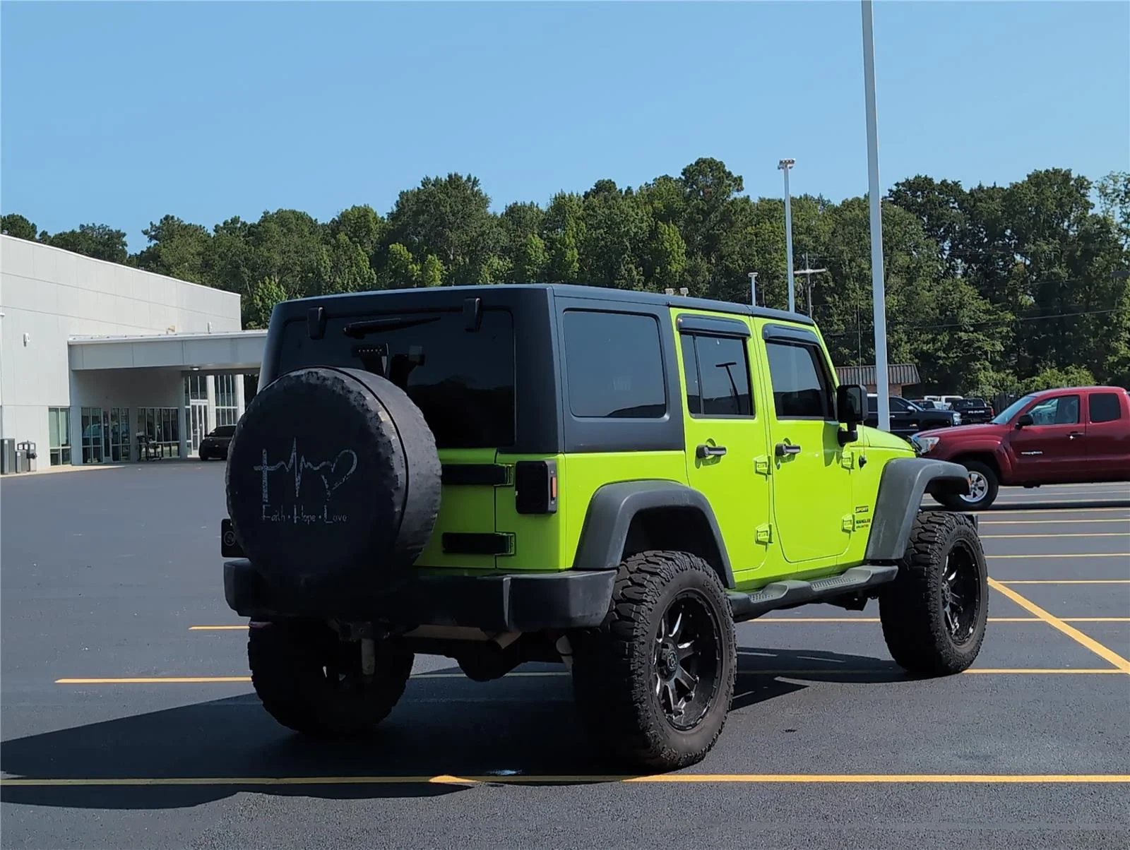 Used 2013 Gecko Pearl Jeep Sport image 6