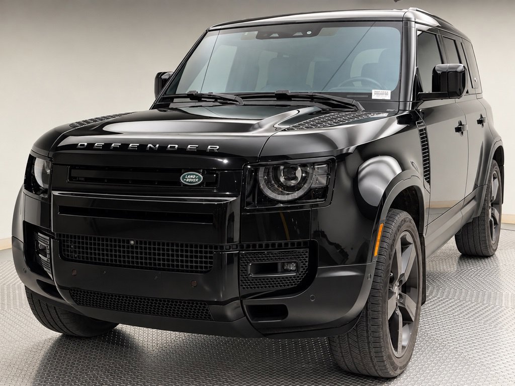 Used 2022 Santorini Black Metallic Land Rover SE image 1