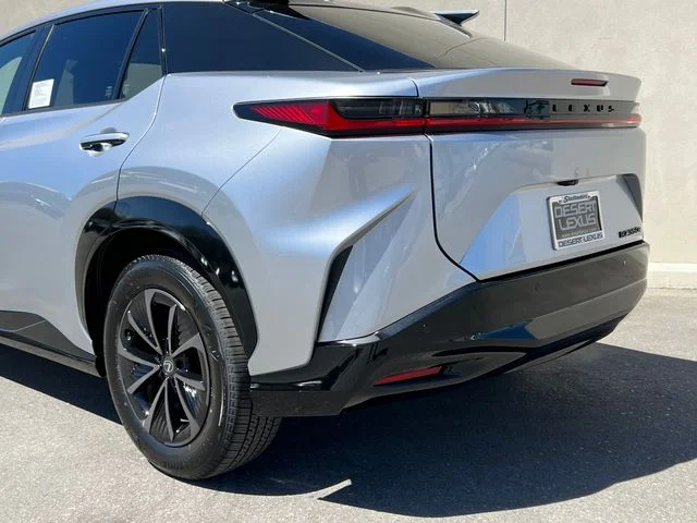 New 2026 Iridium Lexus PREMIUM image 8