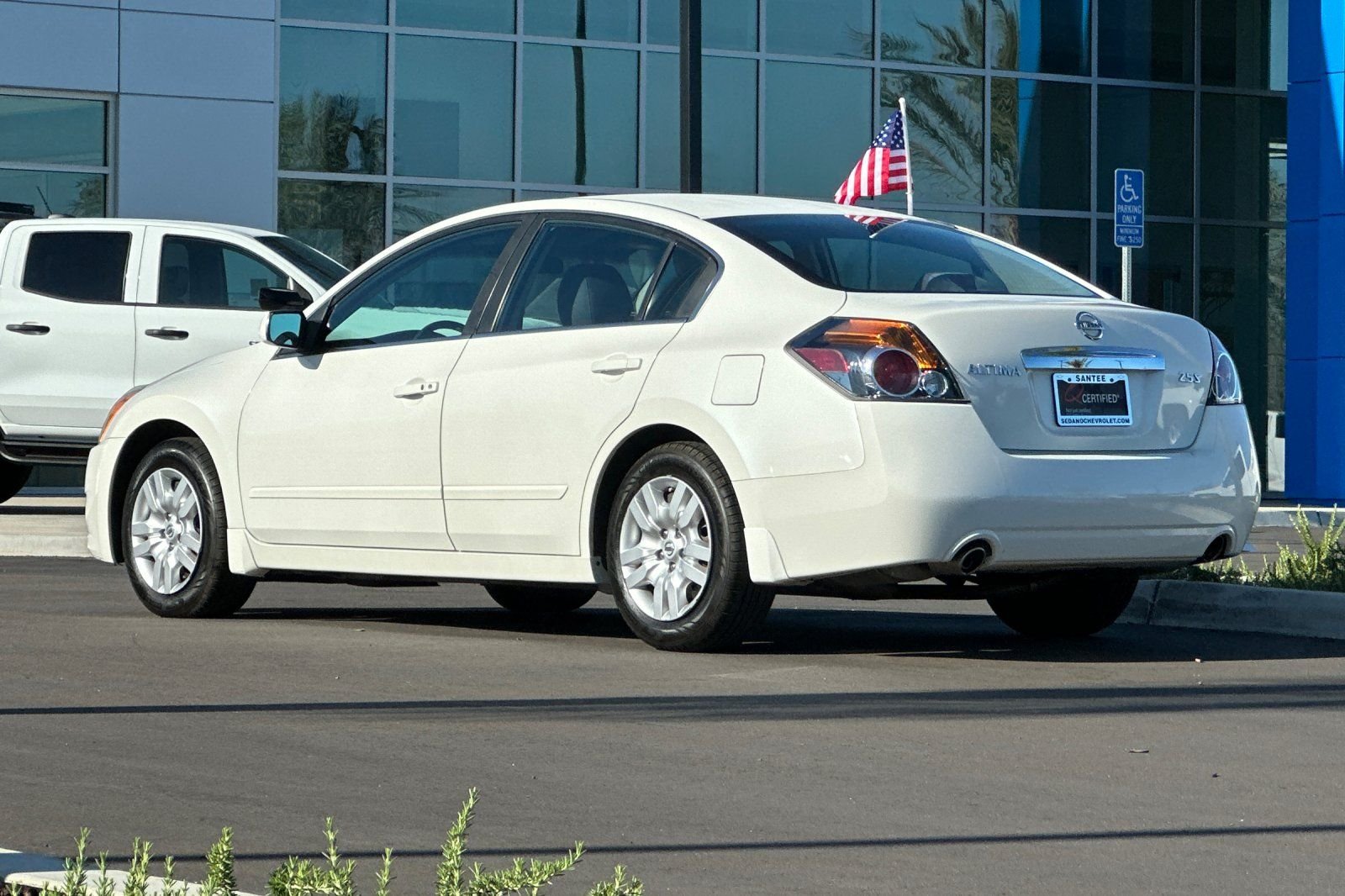 Used 2012 White Nissan 2.5 S image 6