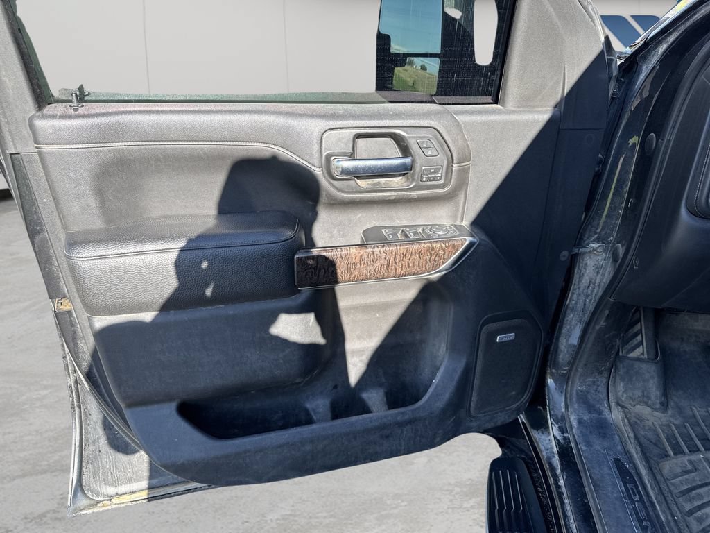 Used 2020 CARBON BLACK METALLIC GMC Denali image 13