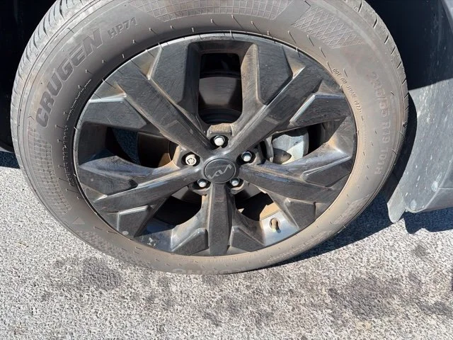 Used 2025 Gray Kia X-Line image 7