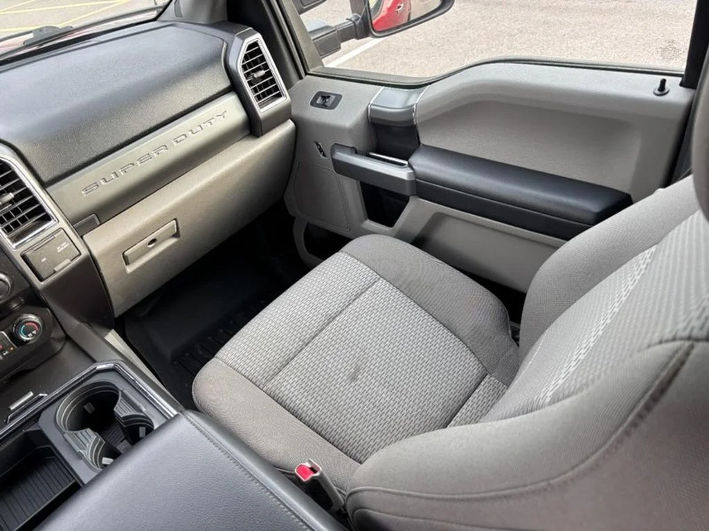 Used 2017 Ruby Red Metallic Tinted Clearcoat Ford XLT image 13
