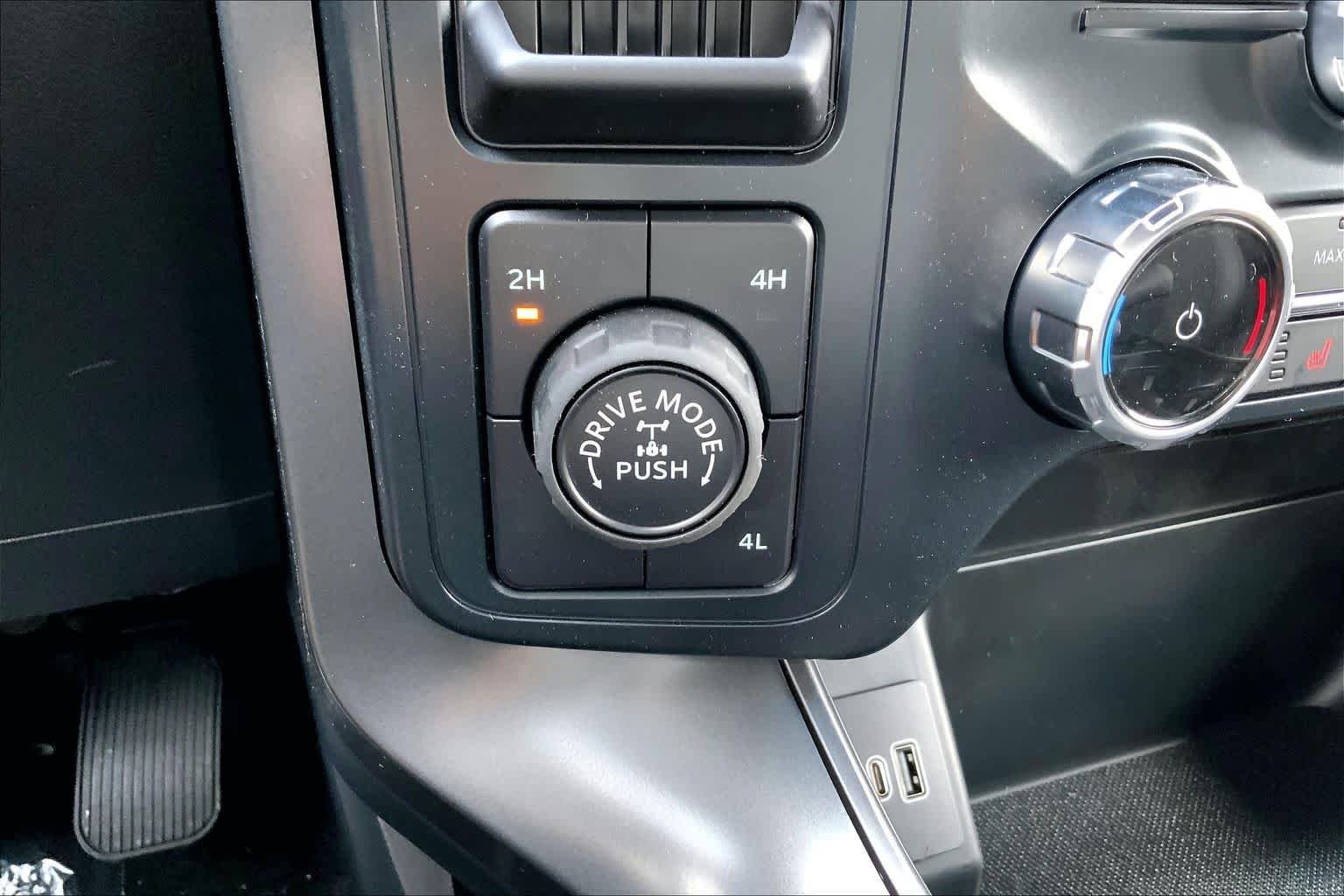New 2026 Agate Black Metallic Ford Tremor® image 16