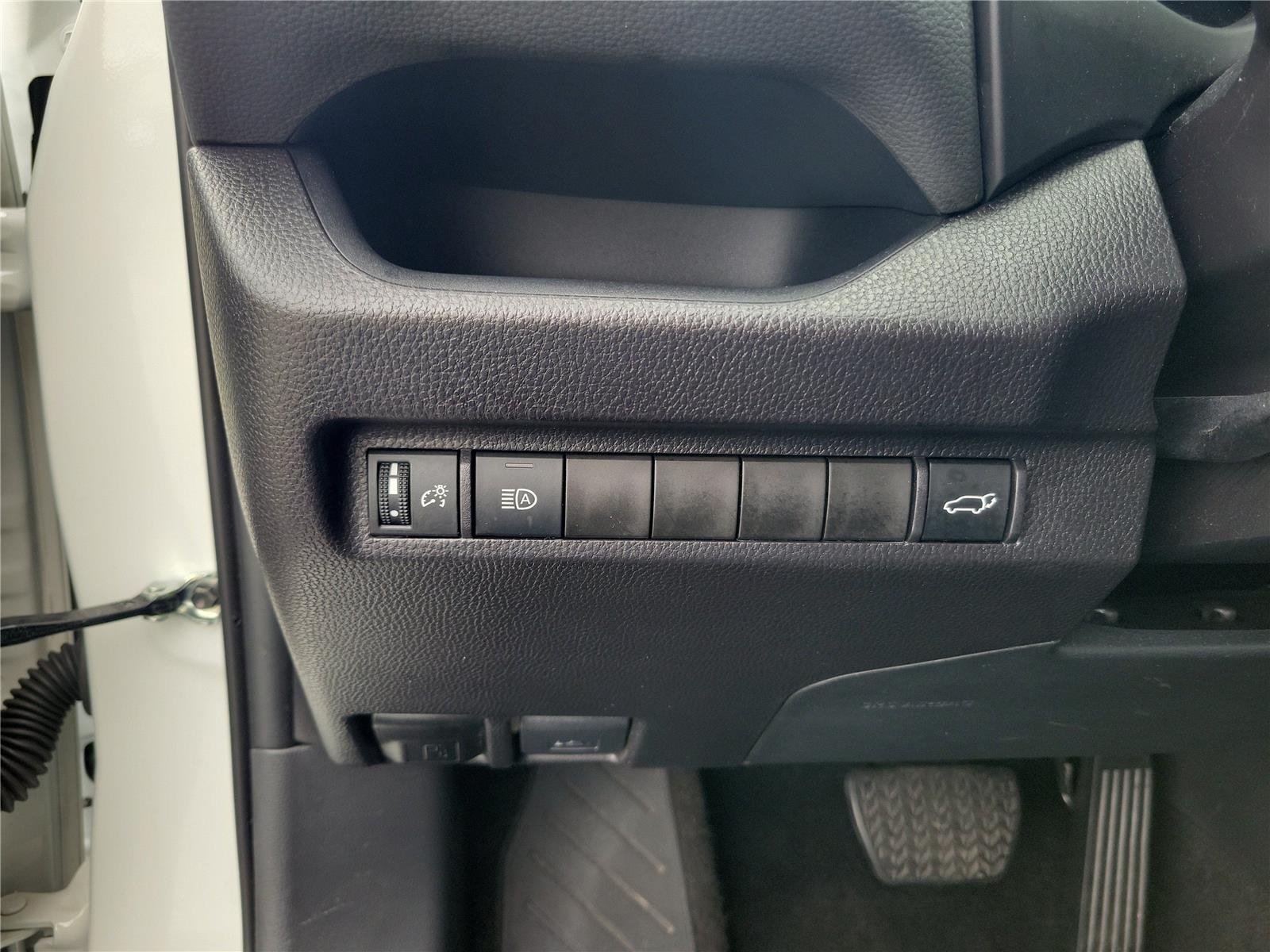 Used 2025 Ice Cap Toyota XLE image 24