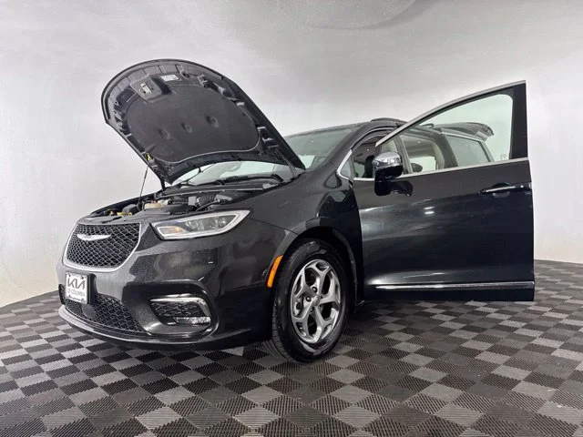 Used 2023 Black Chrysler Limited image 21