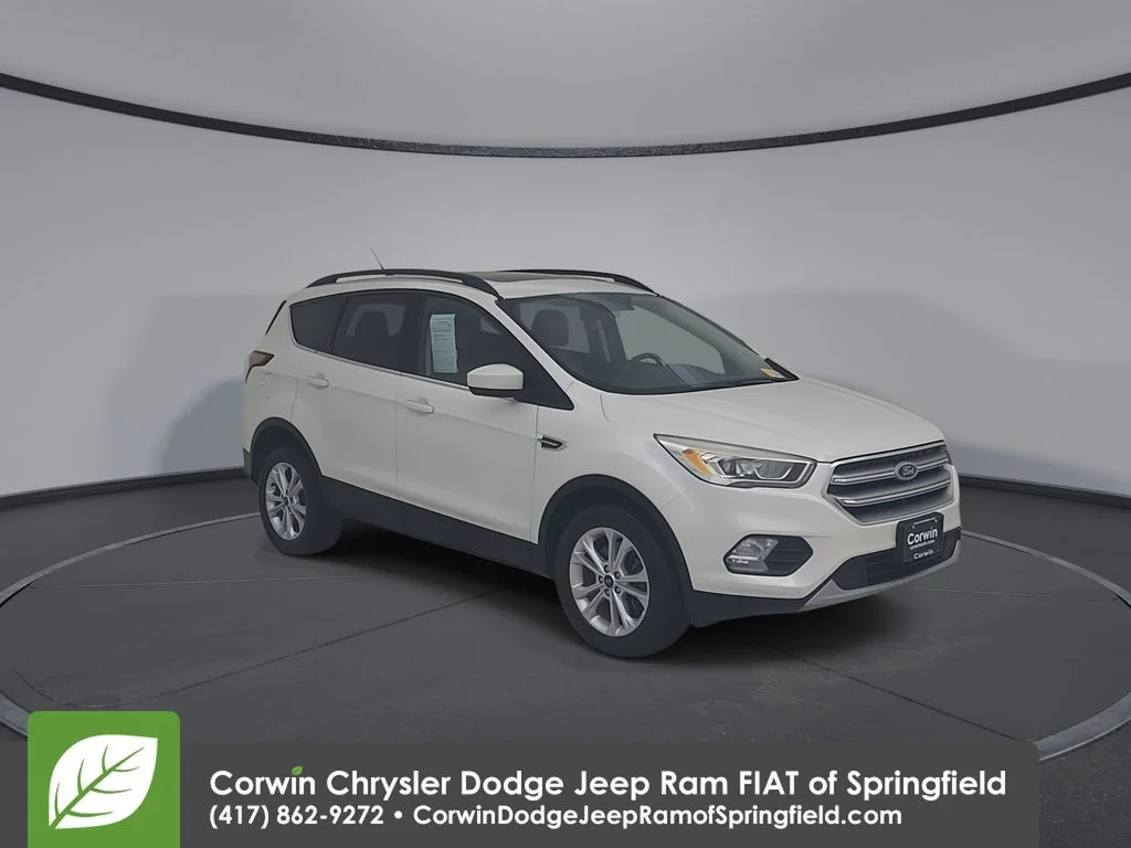 Used 2017 White Ford SE image 3
