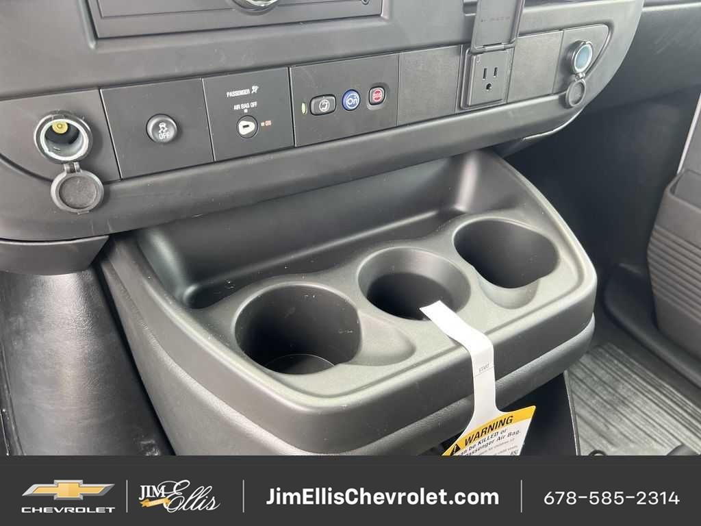 2025 Chevrolet Express Cargo Work Van - Photo 18