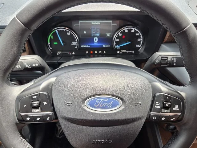 Used 2023 White Ford Lariat image 21