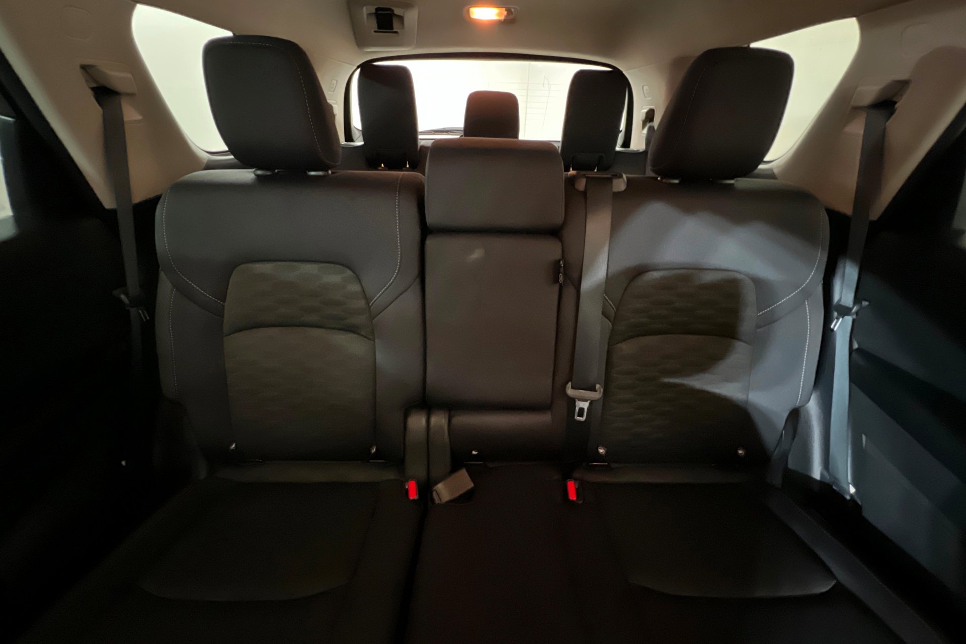 2024 Nissan Pathfinder SV - Photo 27