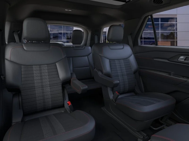New 2026 Star White Metallic Tri-Coat Ford ST-Line image 34
