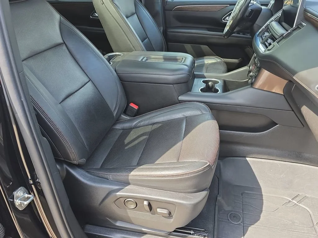 Used 2021 BLACK Chevrolet High Country image 29