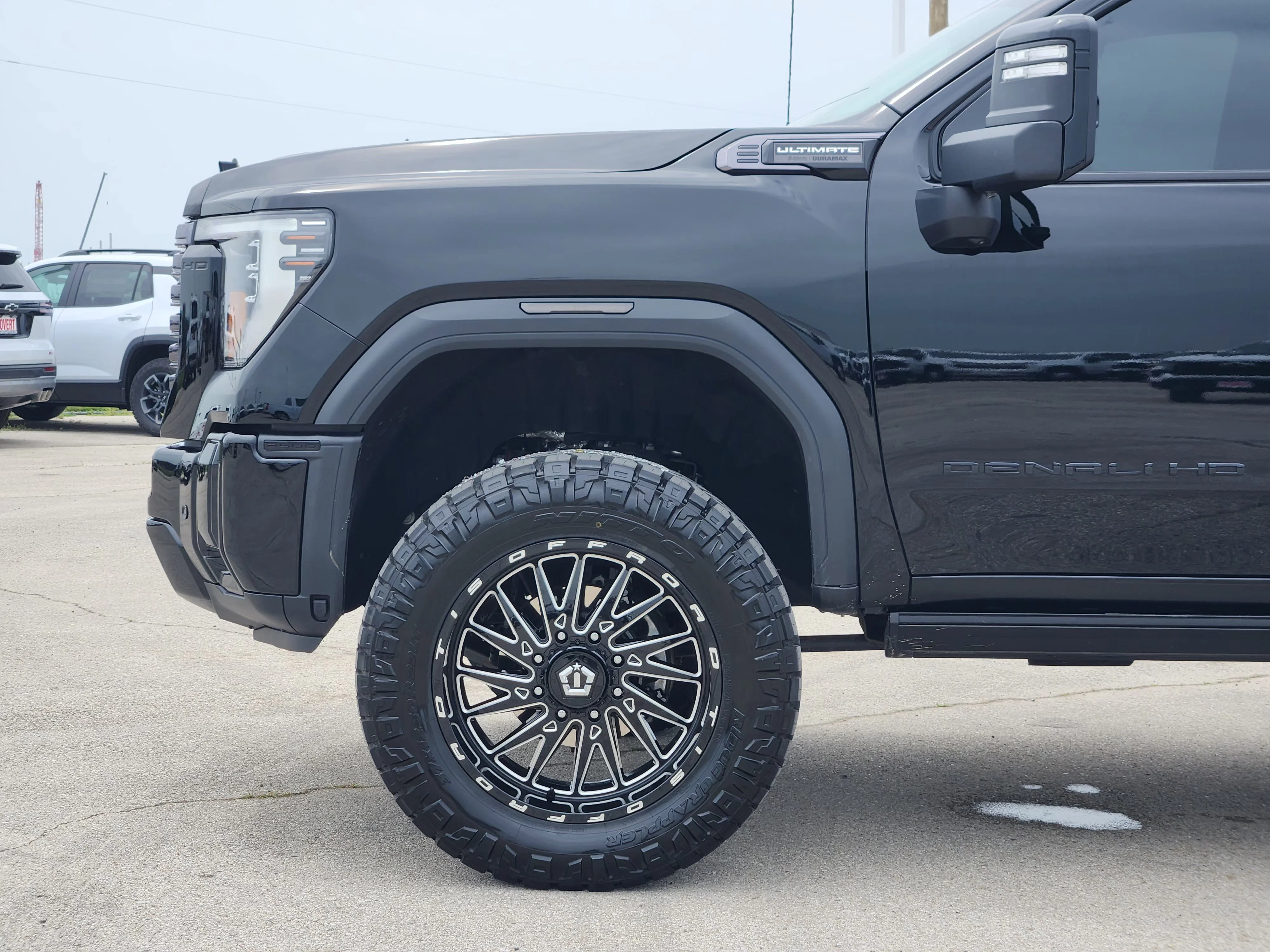 Used 2026 Onyx Black GMC Denali Ultimate image 9