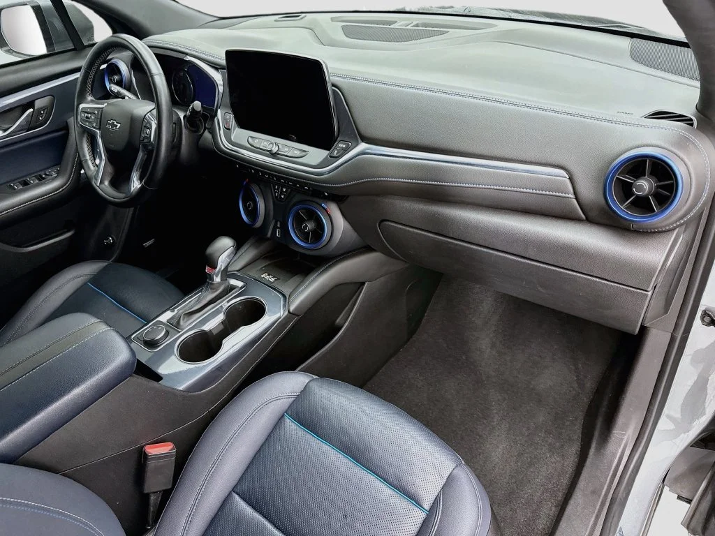 Used 2023 Gray Chevrolet RS image 16