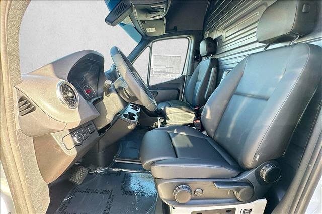 New 2026 Arctic+White Mercedes-Benz  image 45