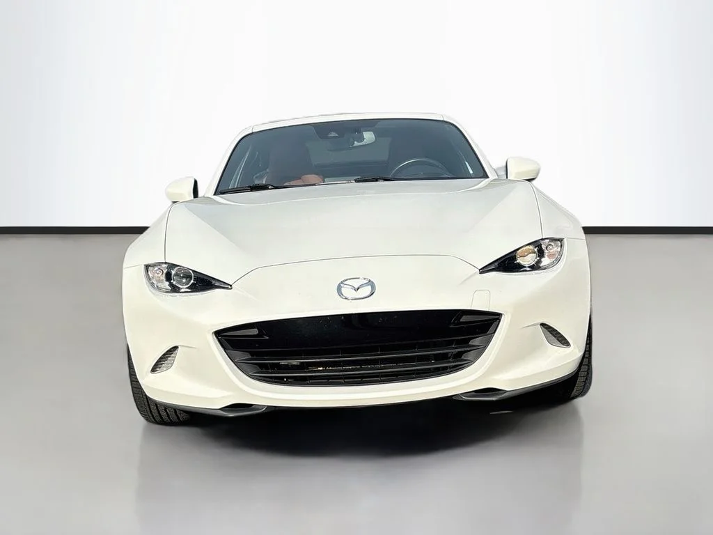 Certified Used 2022 Snowflake White Pearl Mazda Grand Touring image 2