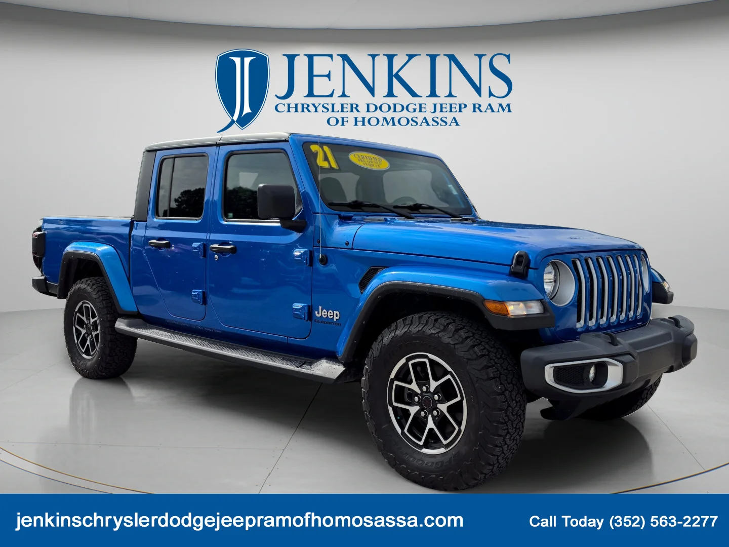 Used 2021 Hydro Blue Pearlcoat Jeep Overland image 1