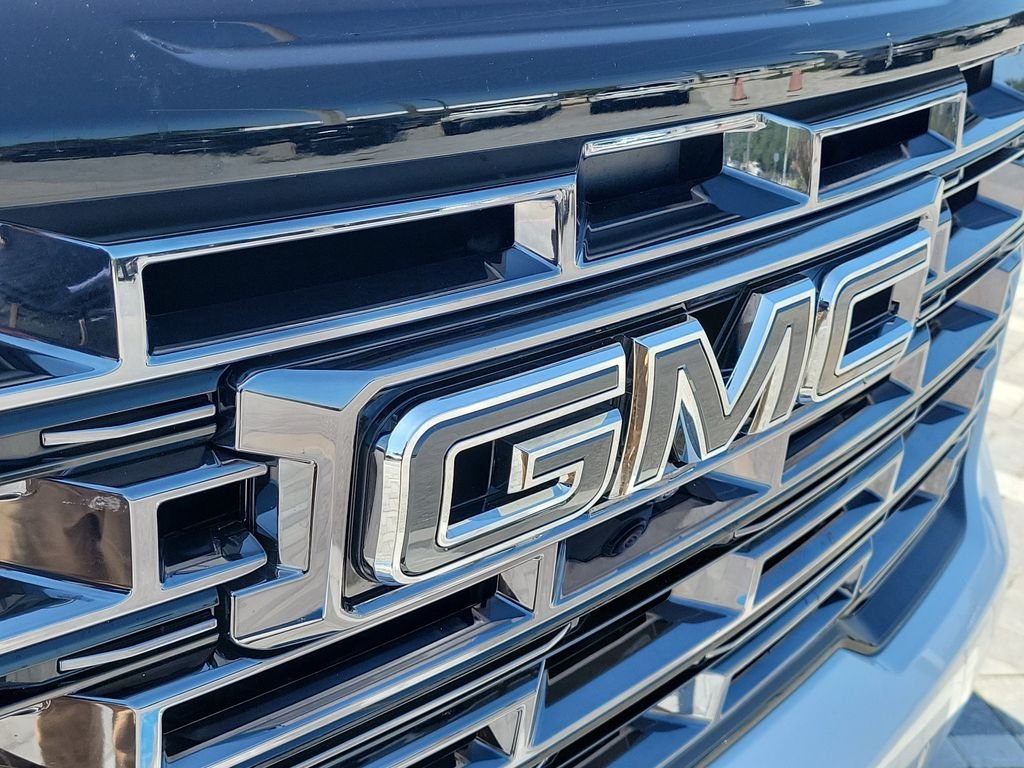 Used 2026 White GMC Denali Ultimate image 9