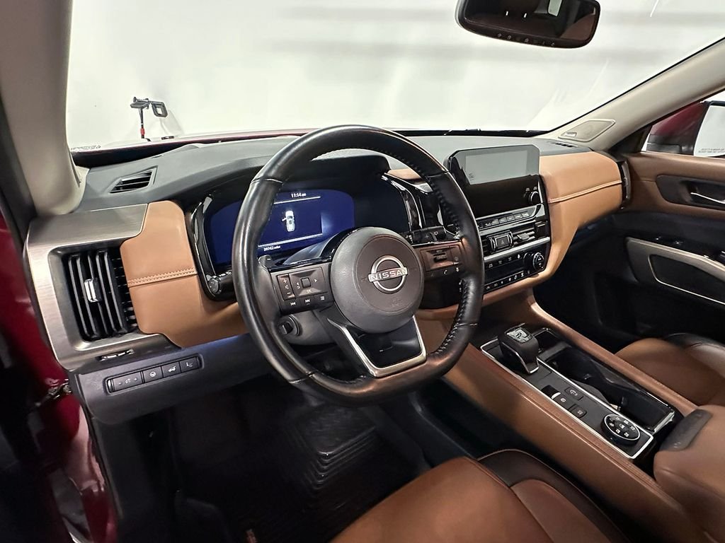 Used 2022 Red Nissan Platinum image 21