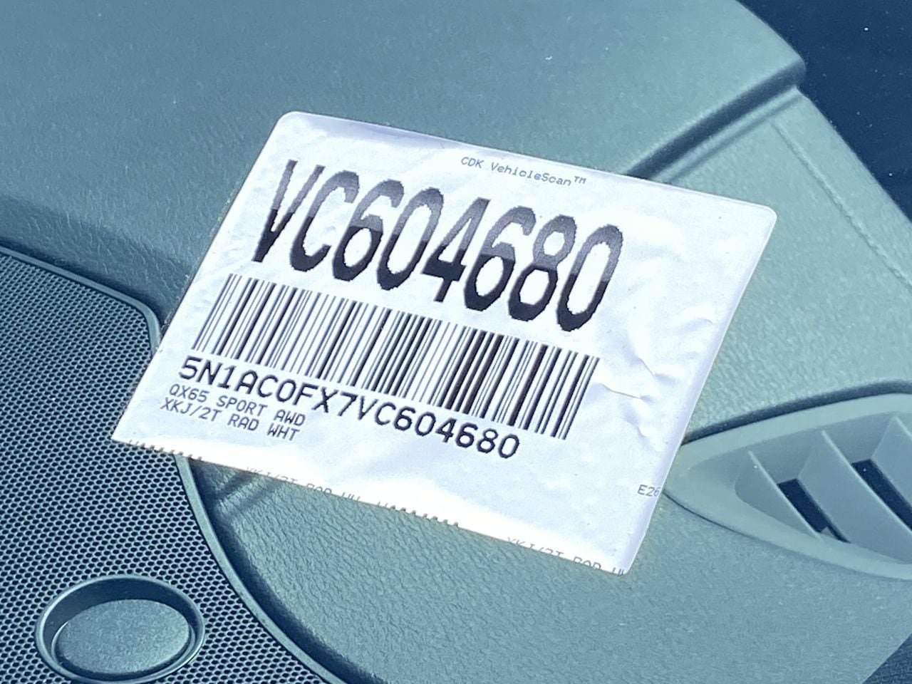 New 2027 2T RAD WHT INFINITI SPORT image 35