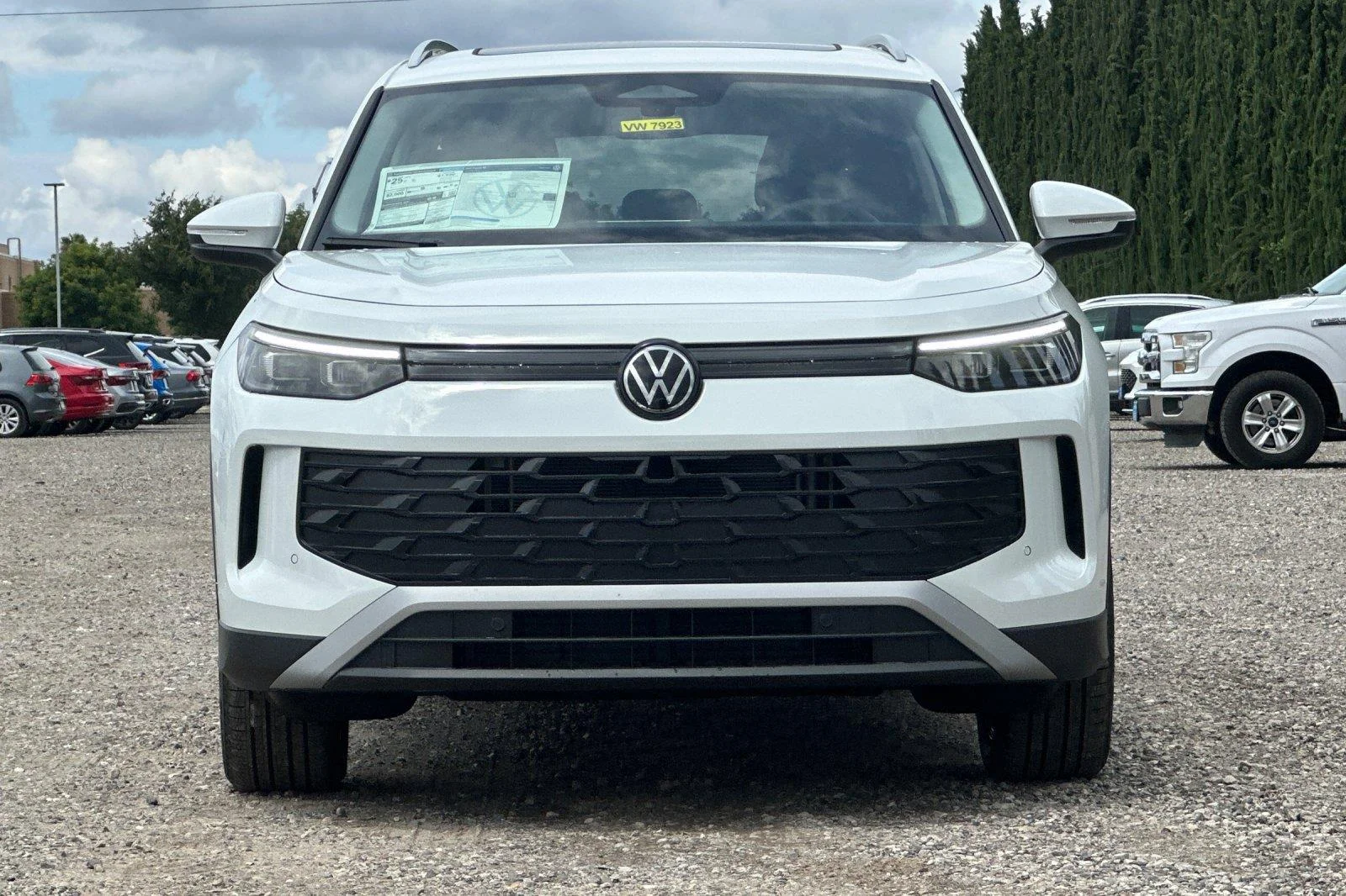 New 2026 Pure White Volkswagen SE image 9