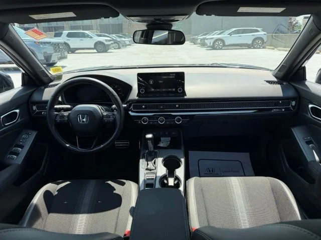 Used 2025  Honda Sport image 19