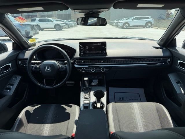 Used 2025  Honda Sport image 19