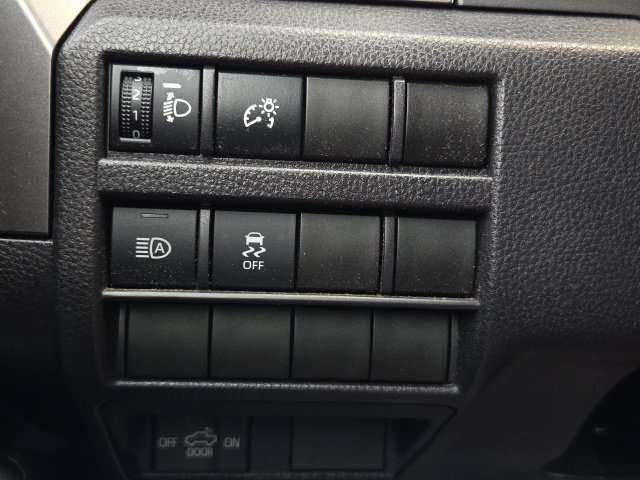 Used 2025  Toyota SR5 image 21