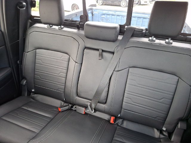 Used 2024 Gray Ford Lariat image 18