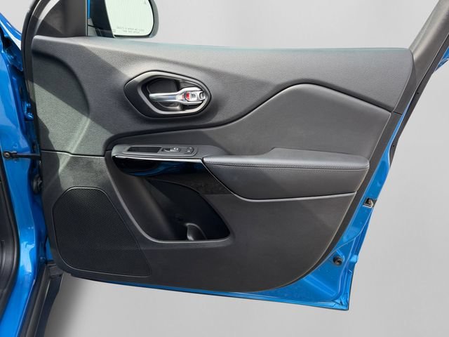 Used 2021 Hydro Blue Jeep Altitude image 15