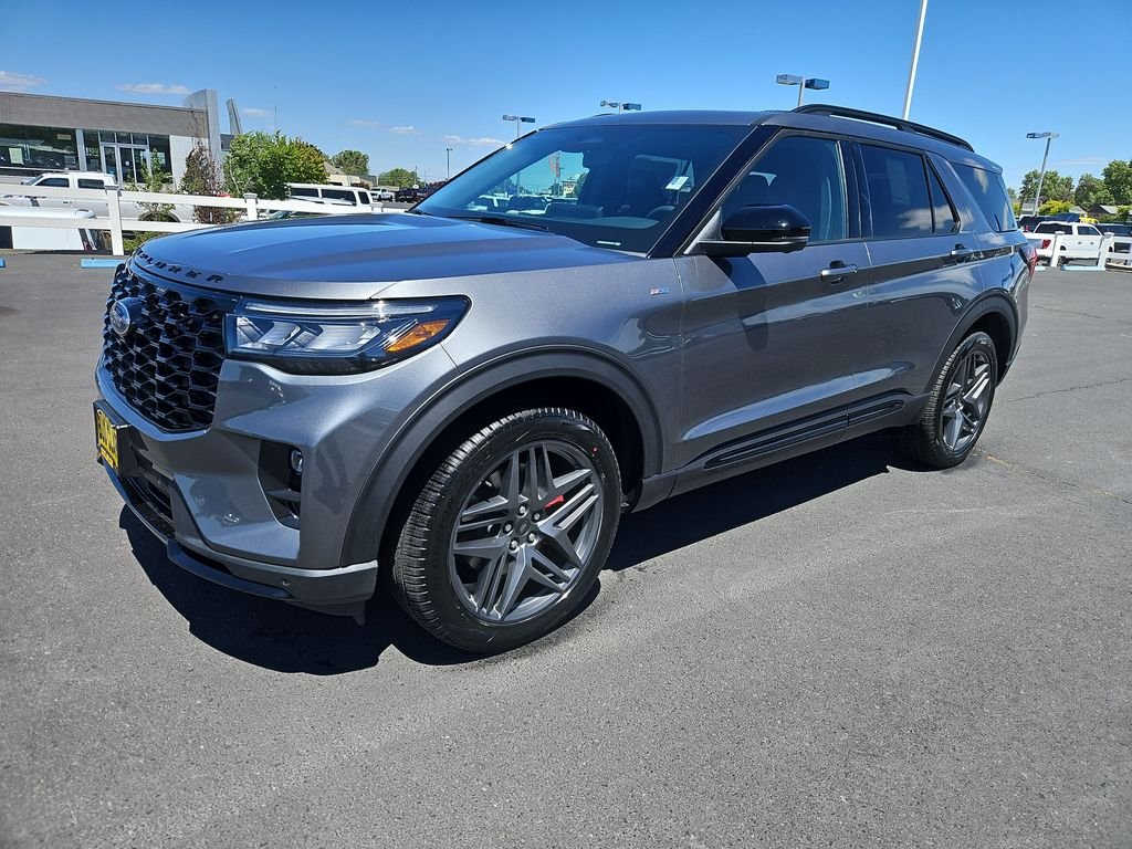 2026 Ford Explorer ST-LINE 4WD's photo