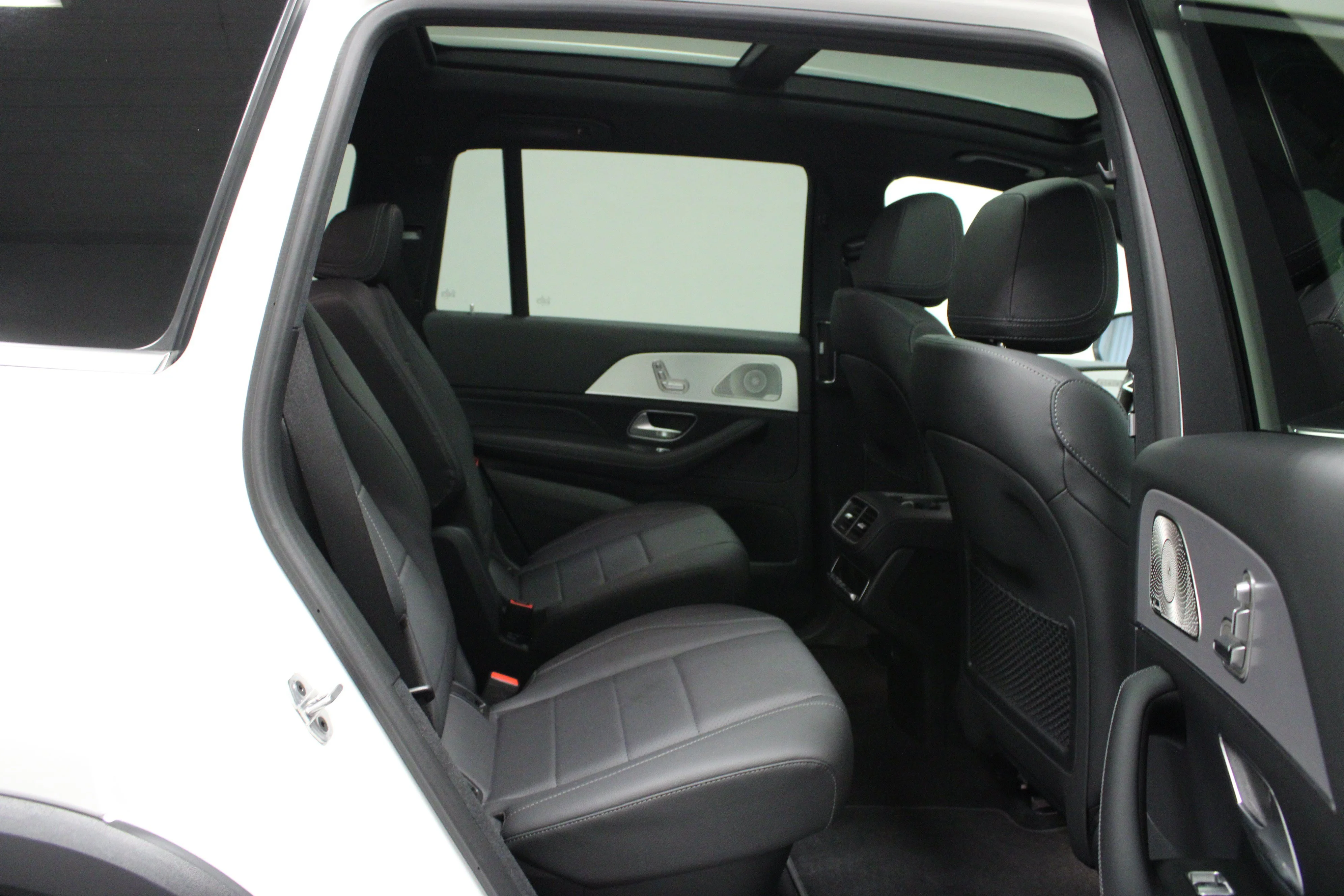 Used 2026 Polar White Mercedes-Benz GLS 450 image 16