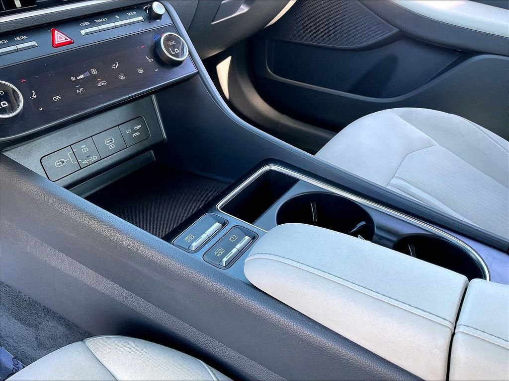 Used 2024 Carbon Blue Hyundai SEL image 19
