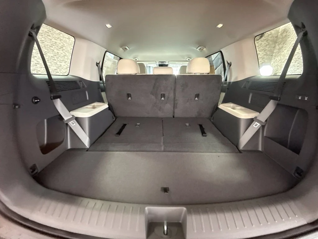New 2027 Shimmering Silver Hyundai SE image 13