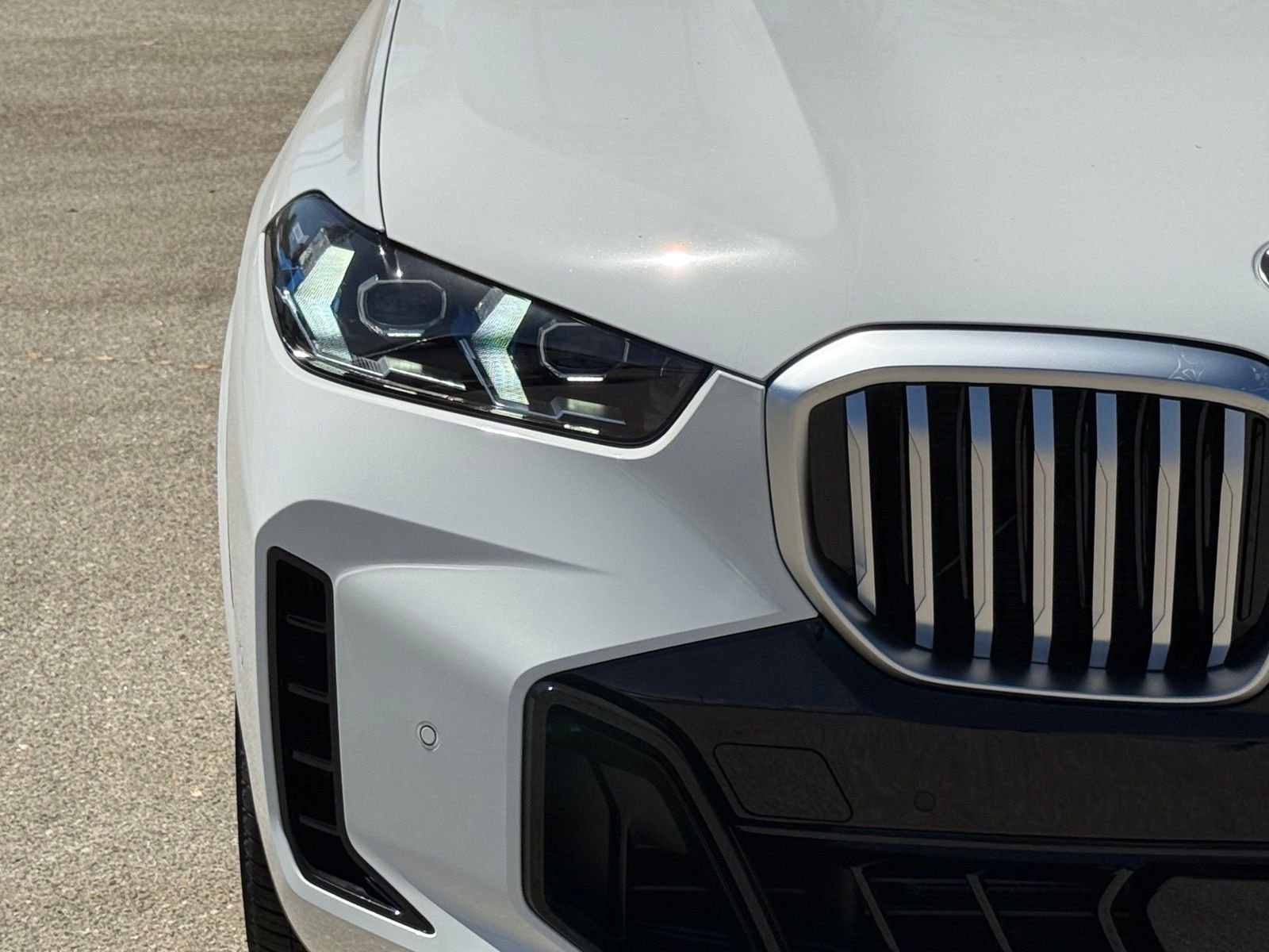 New 2026 Alpine White BMW sDrive40i image 13
