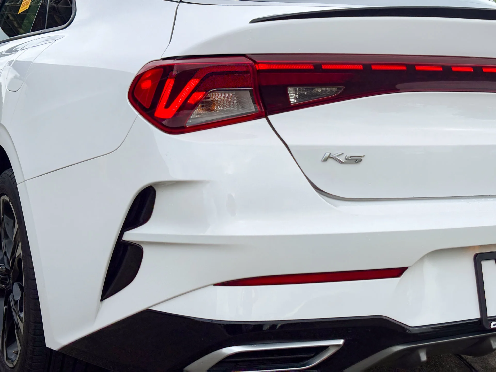 Used 2022 White Kia GT-Line image 9