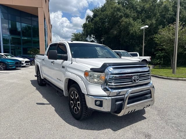 Used 2014 Super White Toyota SR5 Crew Cab Pickup image 8