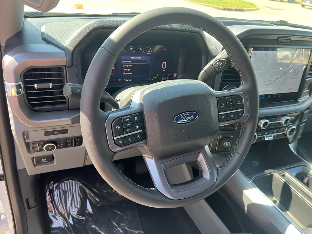 New 2026 Oxford White Ford XLT image 13