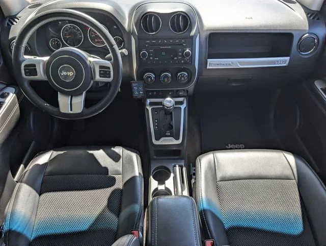 Used 2017 Billet Silver Metallic Jeep Latitude image 11