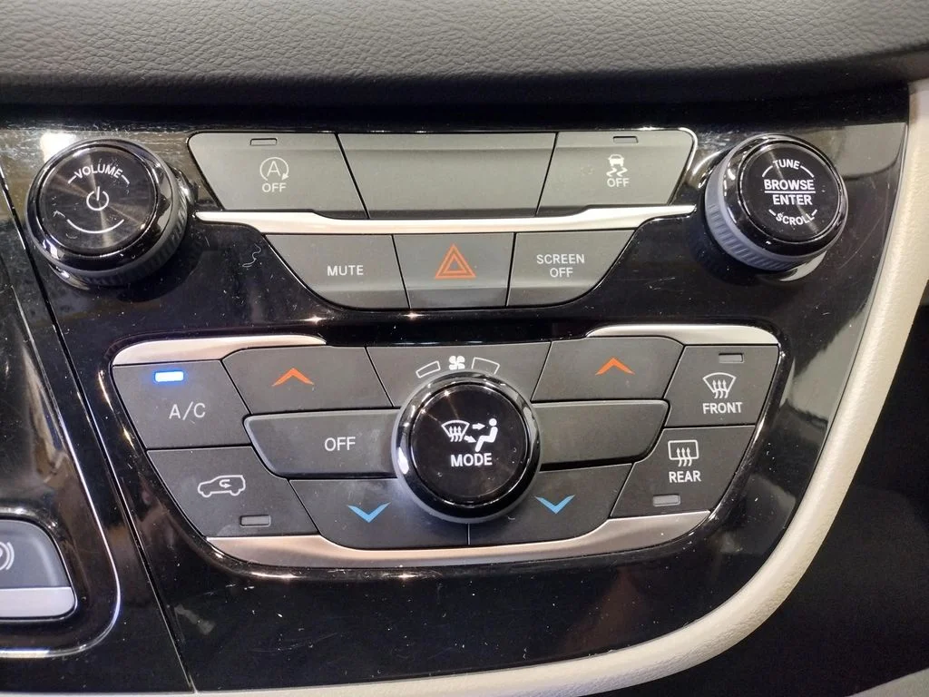 Used 2023 White Chrysler LX image 31